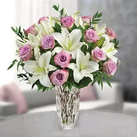 Modern Signature Bouquet με Άμεσα Στο Σπίτι Σου παράδοση από το ανθοπωλείο 21Flowers